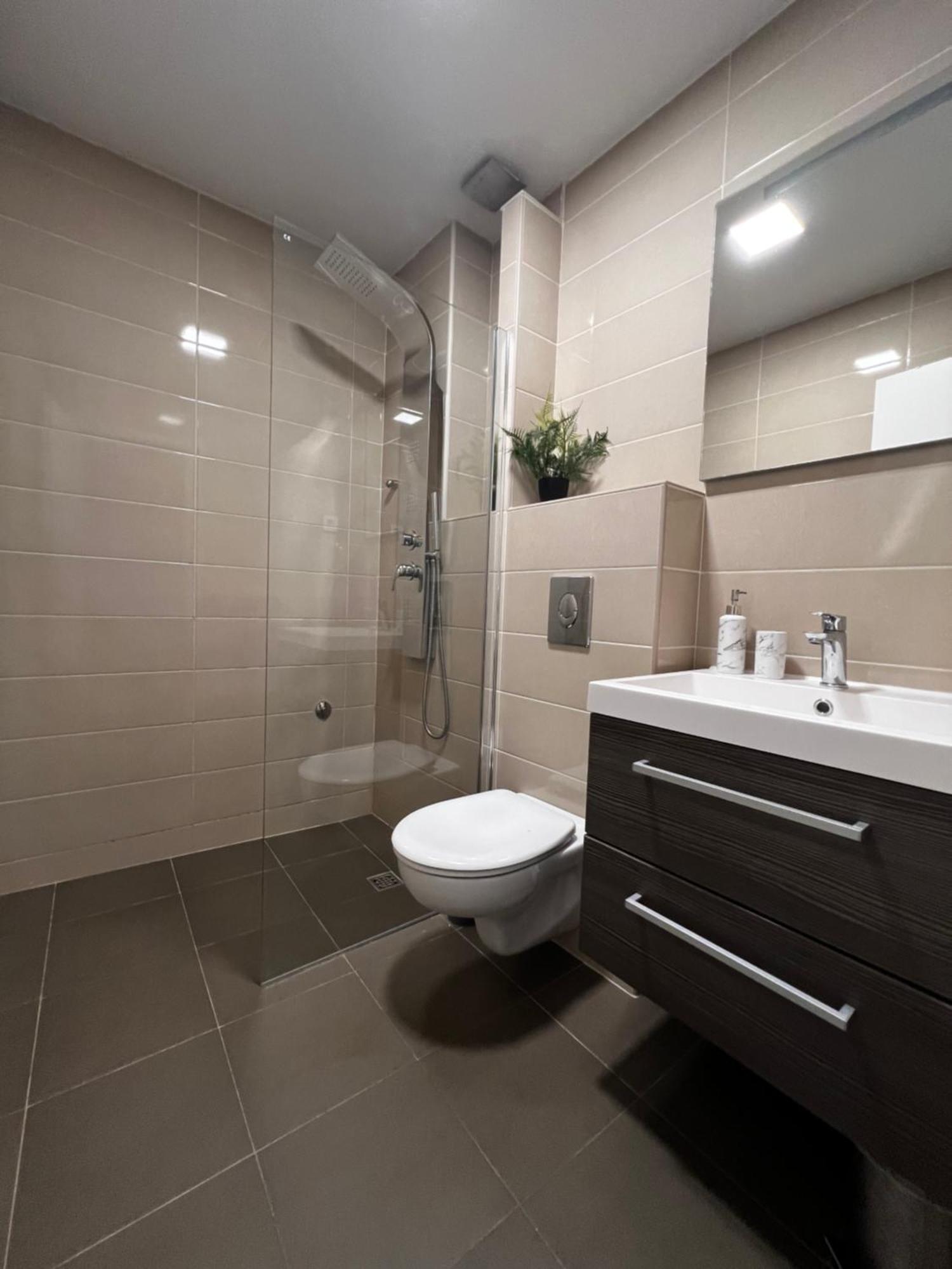 Apartmani Cvitanovic Baska Voda Exterior photo
