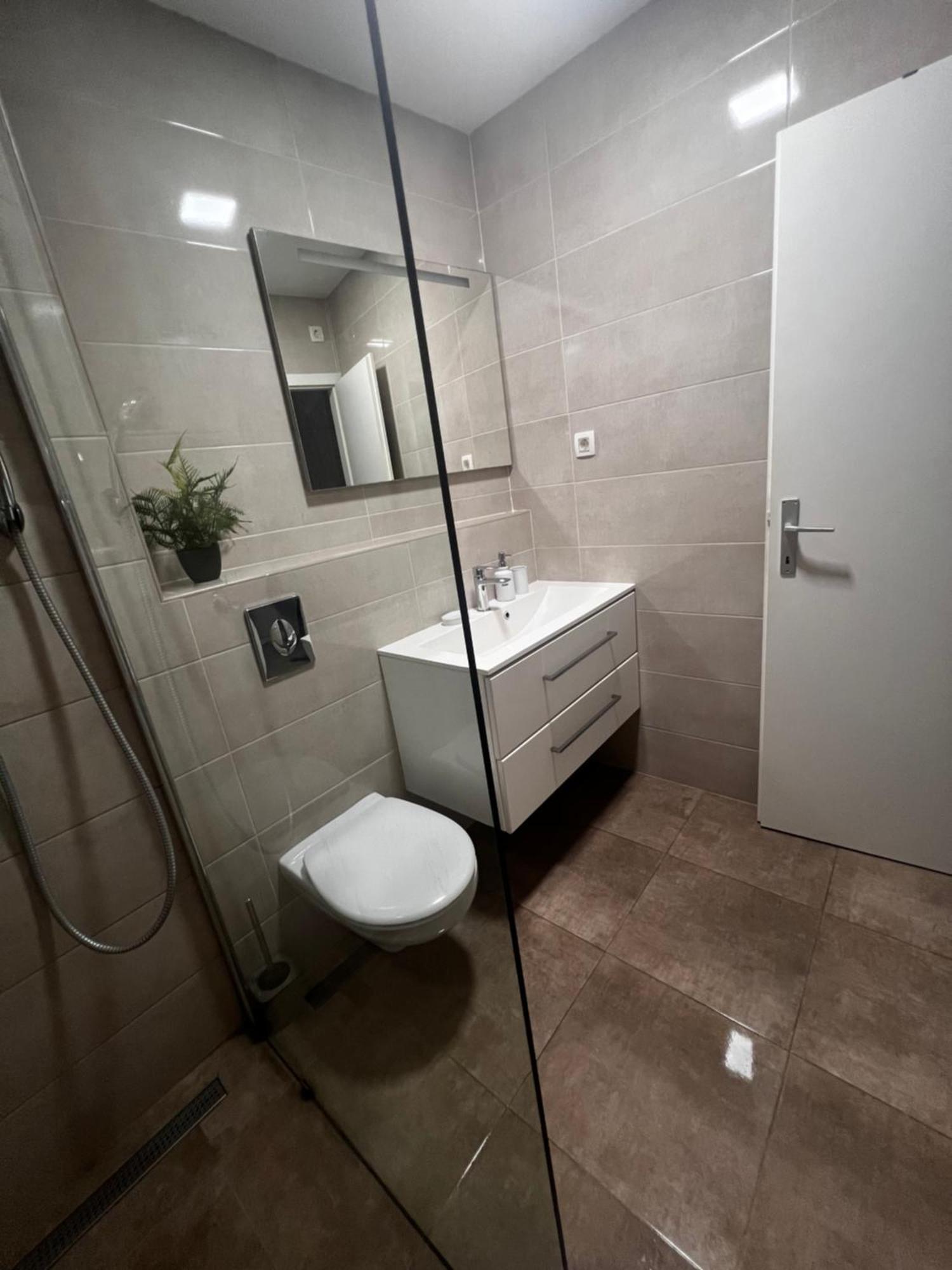 Apartmani Cvitanovic Baska Voda Exterior photo