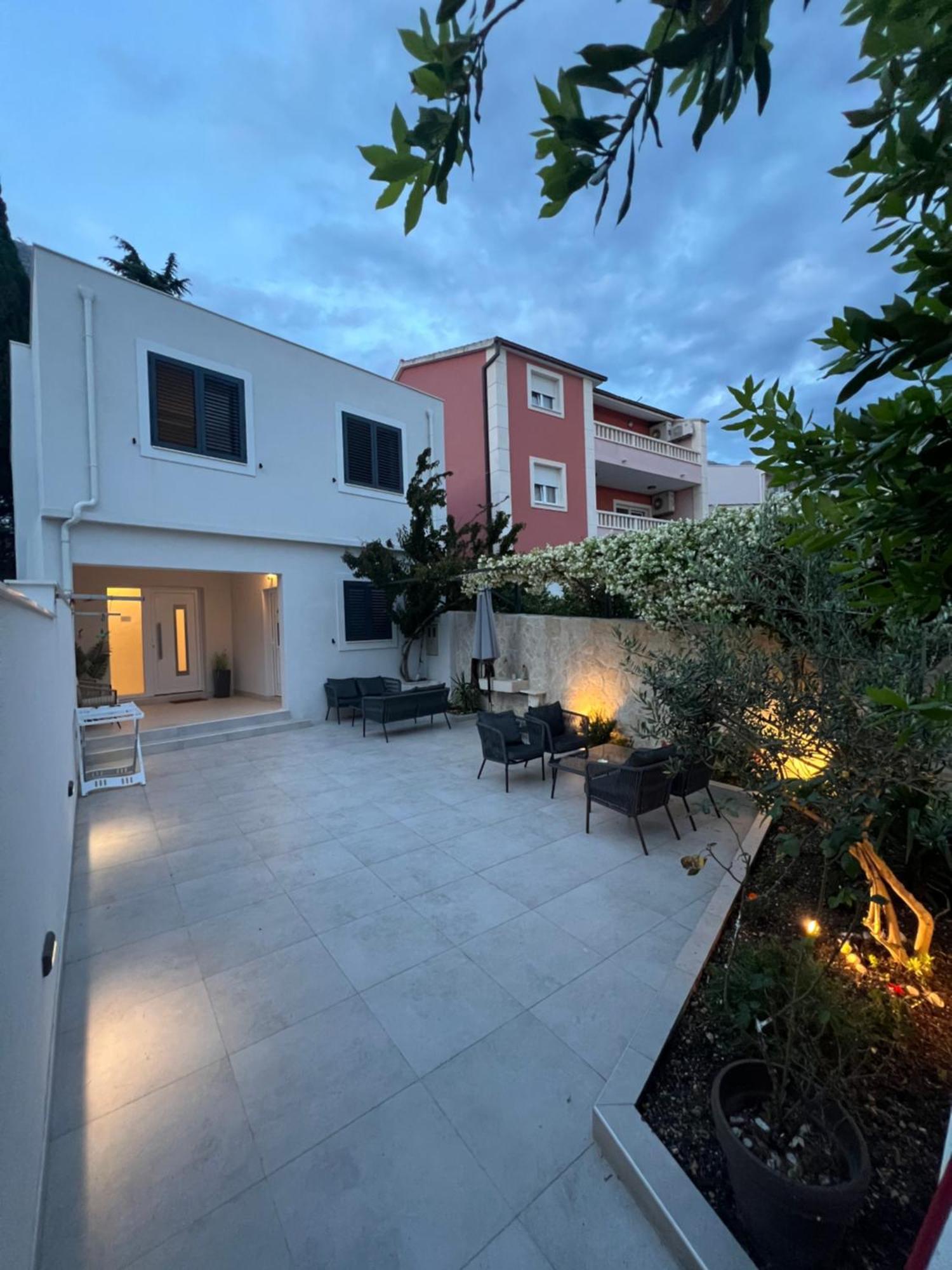 Apartmani Cvitanovic Baska Voda Exterior photo